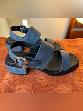 Aerosoles Dove Denim Blue Sandal size 7.5